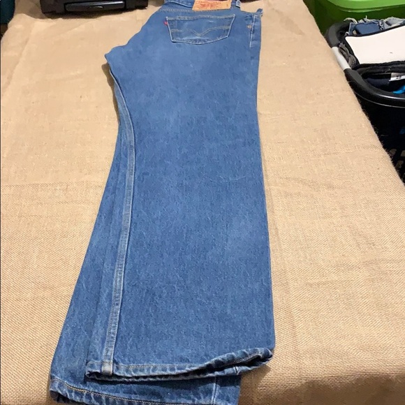 Men’s Levi blue jeans - Picture 2 of 6
